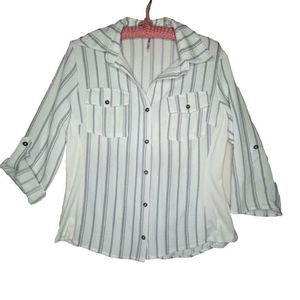 3rd + Malt Large White Soft Knit 3/4 Sleeve Top Buttonup V-Neck Casual Stretch